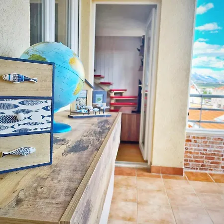 Terrace Apartment *
